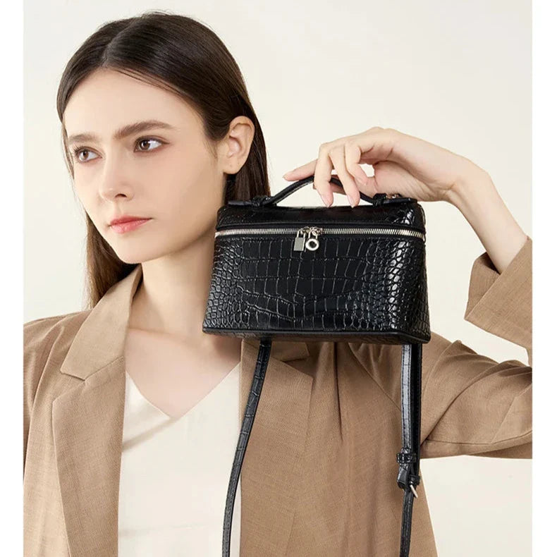 Cora | Elegant Compact Handbag with Versatile Design