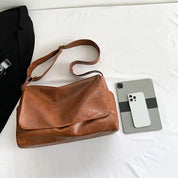 Claudia | Oversized Shoulder Bag for Everyday Carry and Style