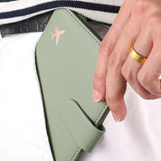 Maddie | RFID-secure passport holder