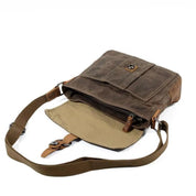 Carter | Messenger Bag with Vintage Buckle Design