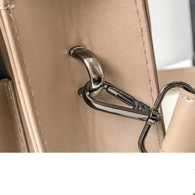 Flynn | Trendy Crossbody Bag with Dual Front Pockets