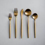 Minimalist stainless steel cutlery set