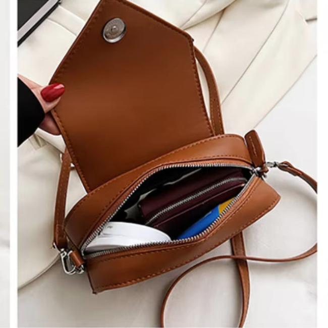 Rosie | Elegant Compact Crossbody Bag with Unique Envelope Design