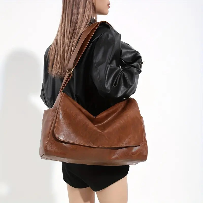 Claudia | Oversized Shoulder Bag for Everyday Carry and Style