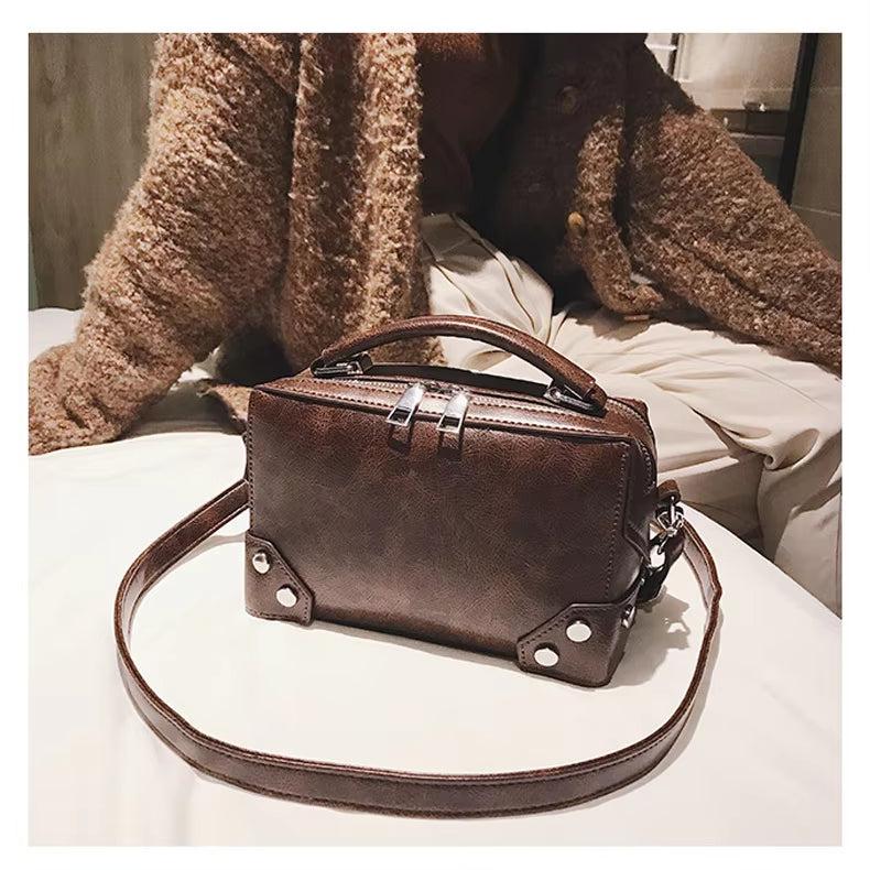 Skylar | Vintage Compact Handbag with Crossbody Strap