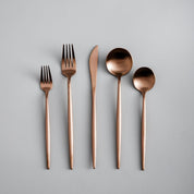 Minimalist stainless steel cutlery set