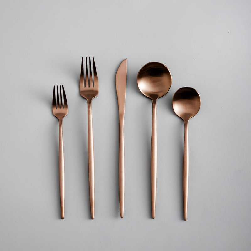 Minimalist stainless steel cutlery set