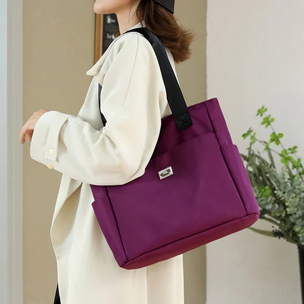 Pyper | Lightweight and waterproof shoulder bag