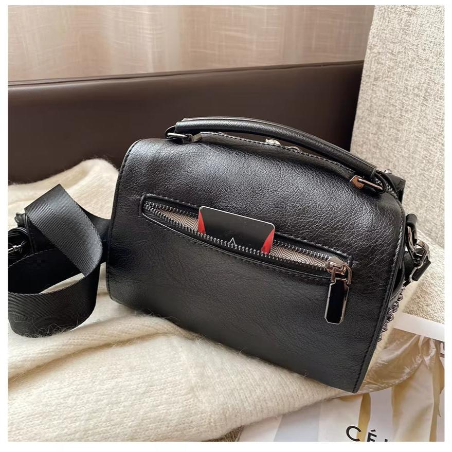 Anya | Elegant Shoulder Bag with Studded Details and Stylish Accents