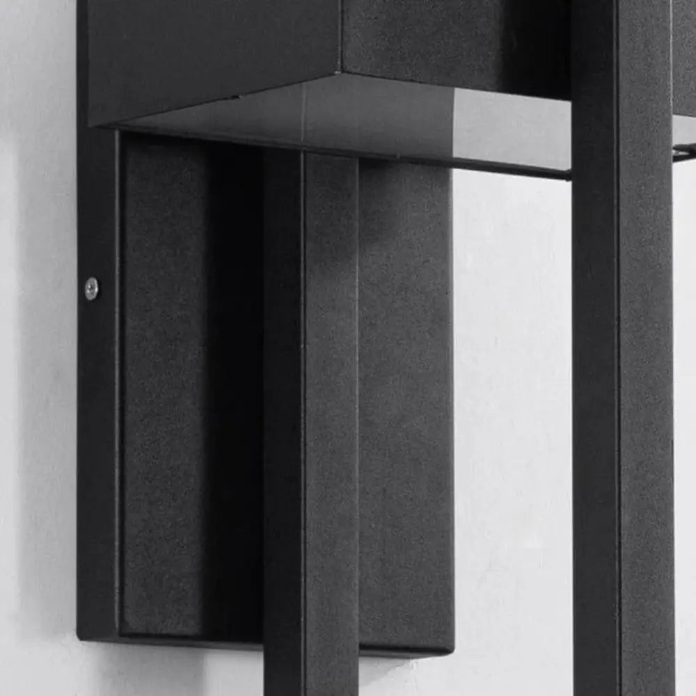 AuraBright – Modern Outdoor Wall Light with Energy-Efficient LED-5