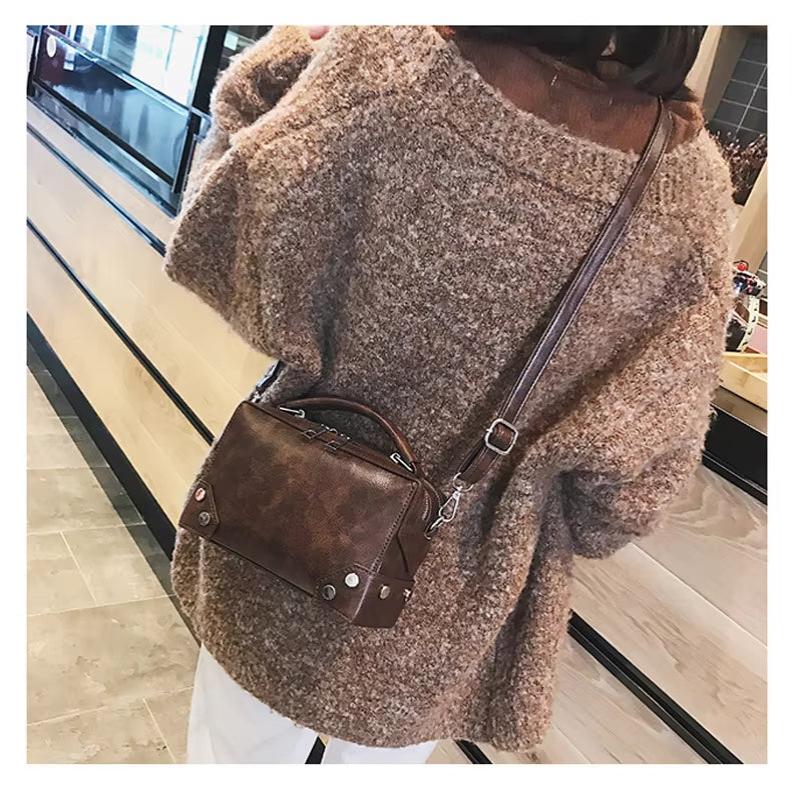 Skylar | Vintage Compact Handbag with Crossbody Strap