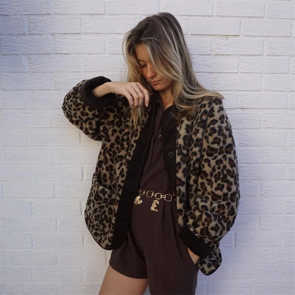 Leah | Jacket with an O-neck and leopard print-5