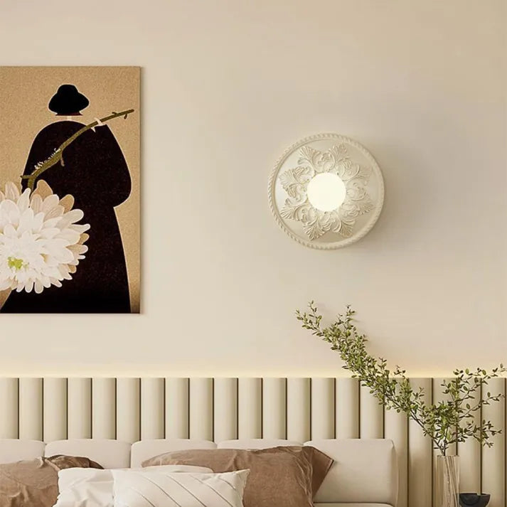 Fiora | Decorative Carved Lamp