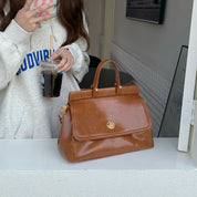 Phoebe | Elegant Handbag with Classic Design and Adjustable Strap