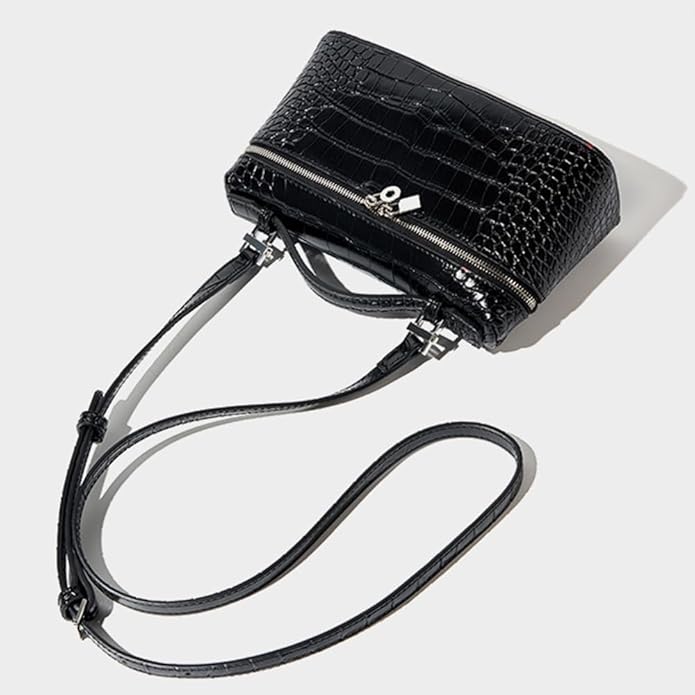 Cora | Elegant Compact Handbag with Versatile Design