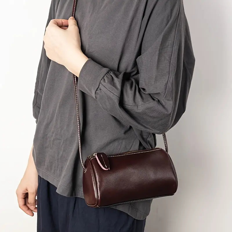 Laura | Cylinder-Shaped Crossbody Bag with Sleek Design