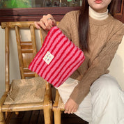 Artemis | Fashionable, compact, and portable cosmetic bag