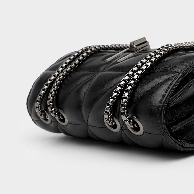 Therese | Quilted Chain Shoulder Bag with Elegant Detailing