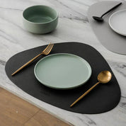 Minimalist stainless steel cutlery set