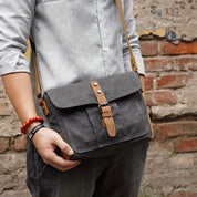 Carter | Messenger Bag with Vintage Buckle Design