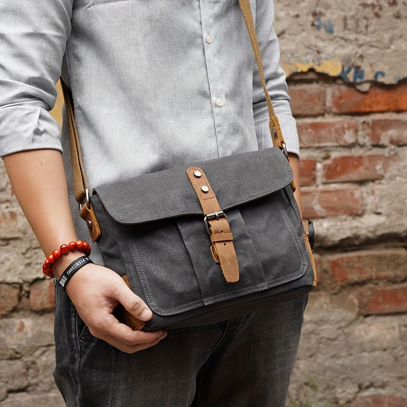 Carter | Messenger Bag with Vintage Buckle Design