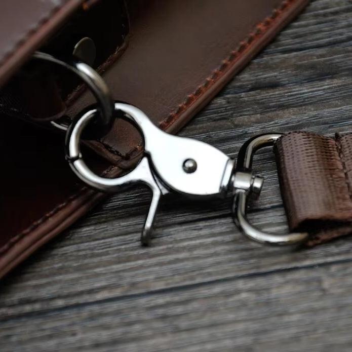 Euwan | Sleek Handheld Organizer with Unique Handle Design