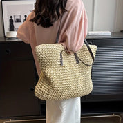 Alisah | Stylish and Functional Carrier Bag