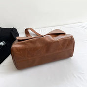 Claudia | Oversized Shoulder Bag for Everyday Carry and Style