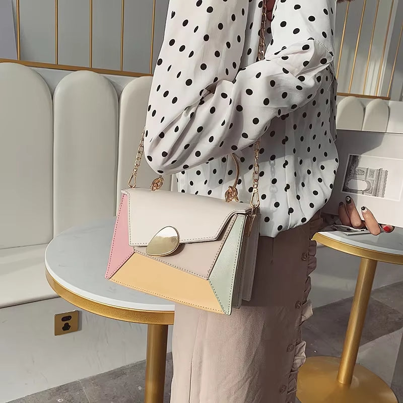 Lianne | Modern Handbag with Geometric Design and Chain Strap
