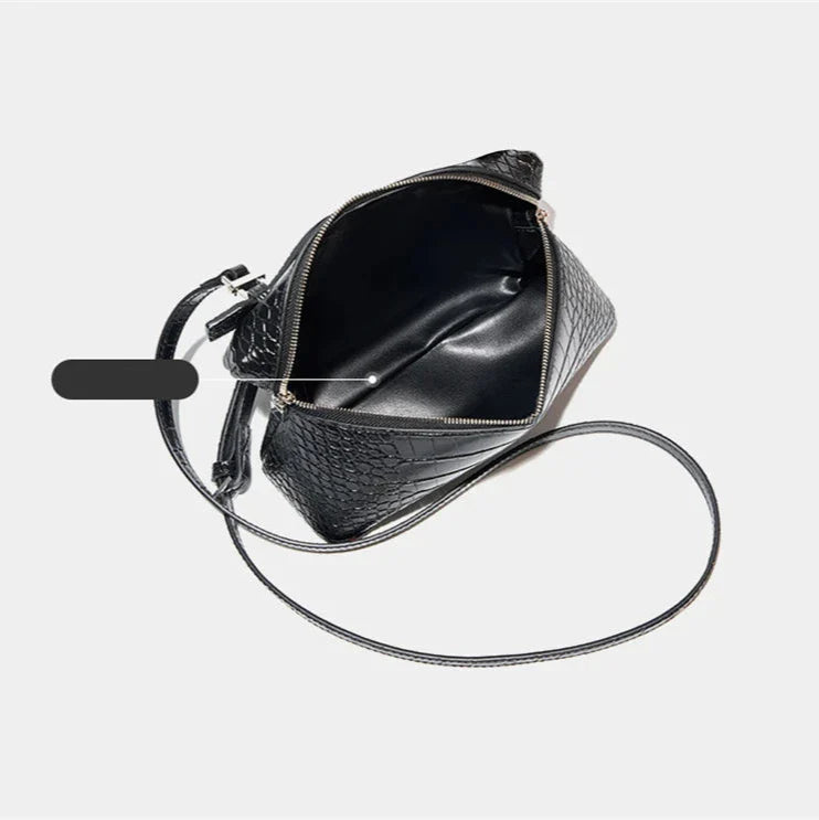 Cora | Elegant Compact Handbag with Versatile Design