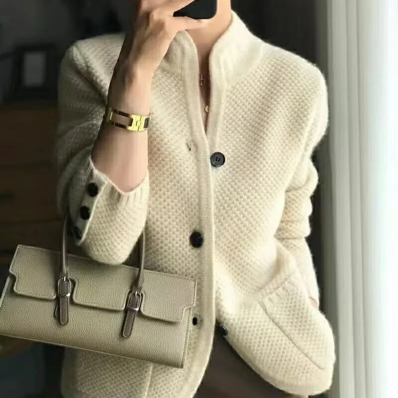 Chauntelle | Elegant and Warm Women's Wool Cardigan