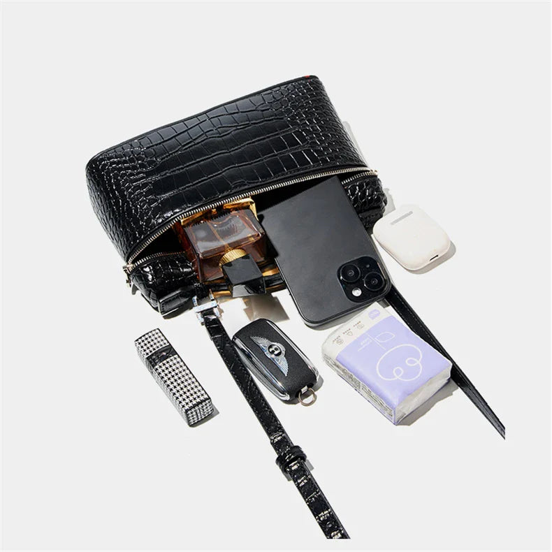Cora | Elegant Compact Handbag with Versatile Design