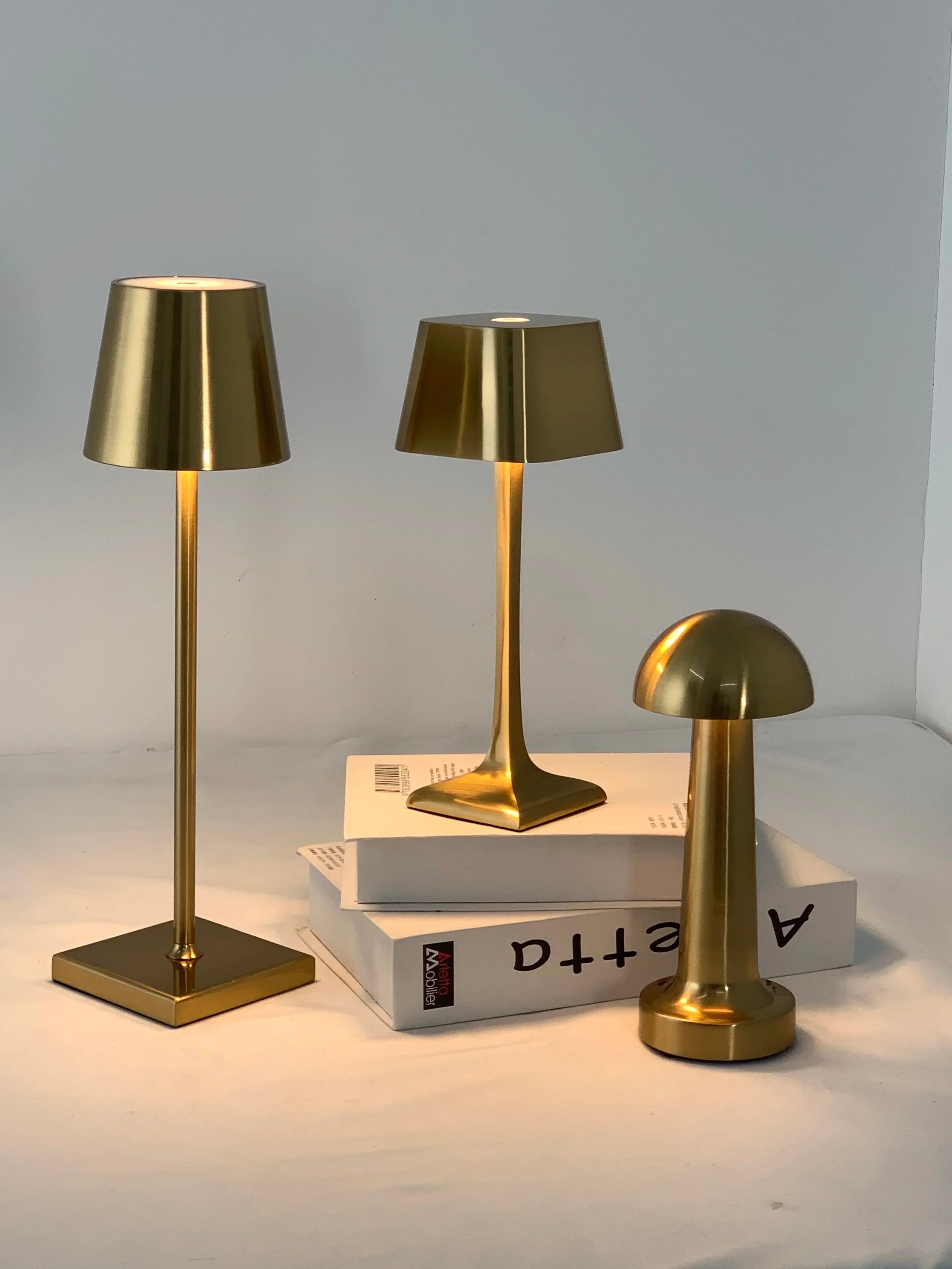 LumeVista | Contemporary Sleek Table Lamp