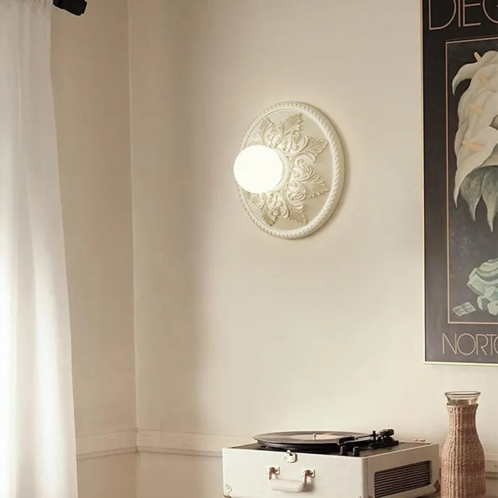 Fiora | Decorative Carved Lamp