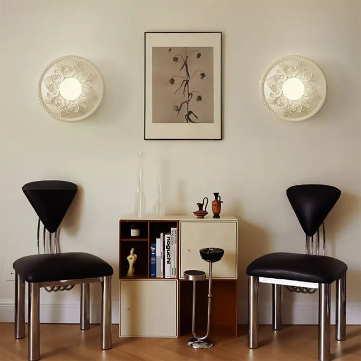 Fiora | Decorative Carved Lamp