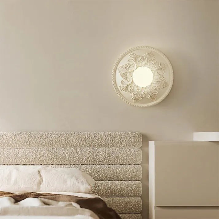 Fiora | Decorative Carved Lamp