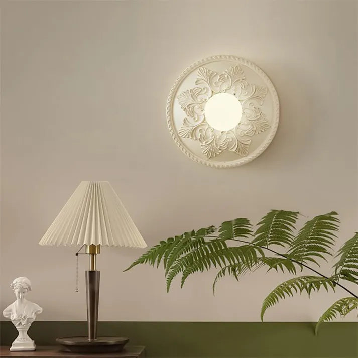 Fiora | Decorative Carved Lamp
