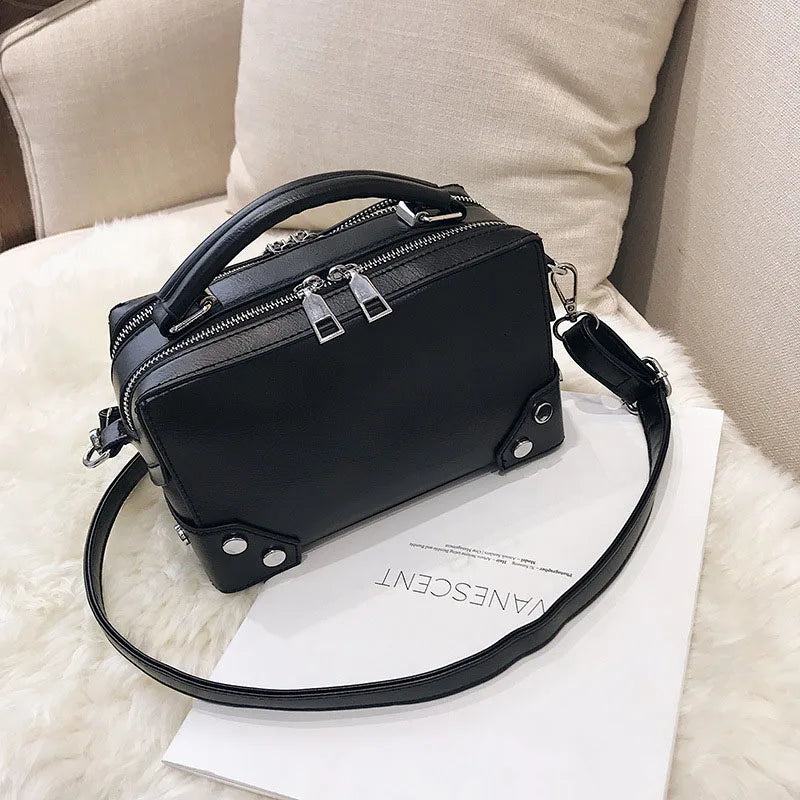 Skylar | Vintage Compact Handbag with Crossbody Strap