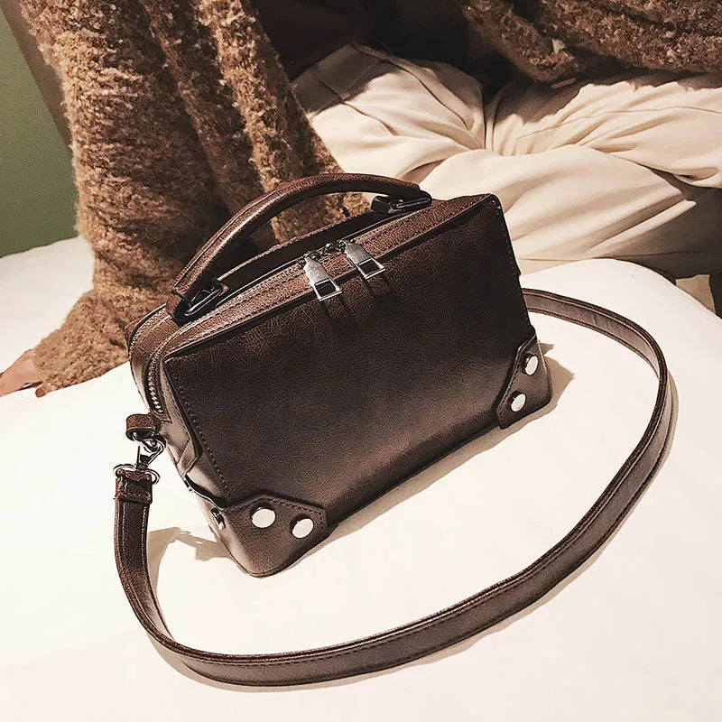 Skylar | Vintage Compact Handbag with Crossbody Strap