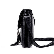 Toni | Elegant Crossbody Bag with Tassel Accent
