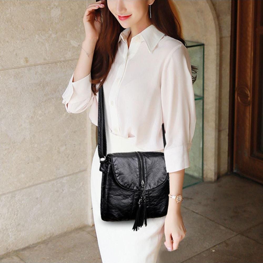 Toni | Elegant Crossbody Bag with Tassel Accent