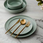 Minimalist stainless steel cutlery set