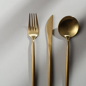 Minimalist stainless steel cutlery set