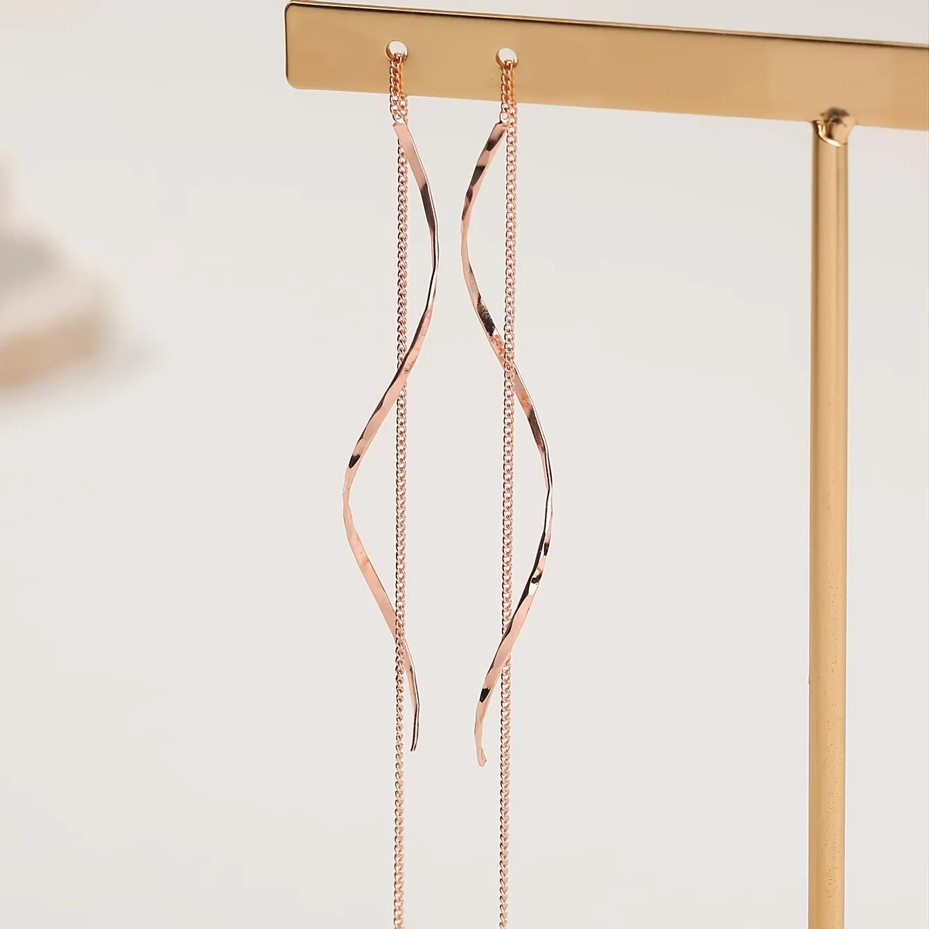 Evonne | Wavy Drop Earrings