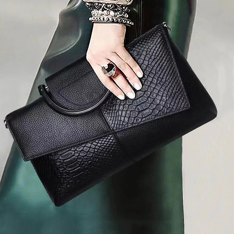 Andy | Elegant Clutch Handbag with Versatile Carry Options