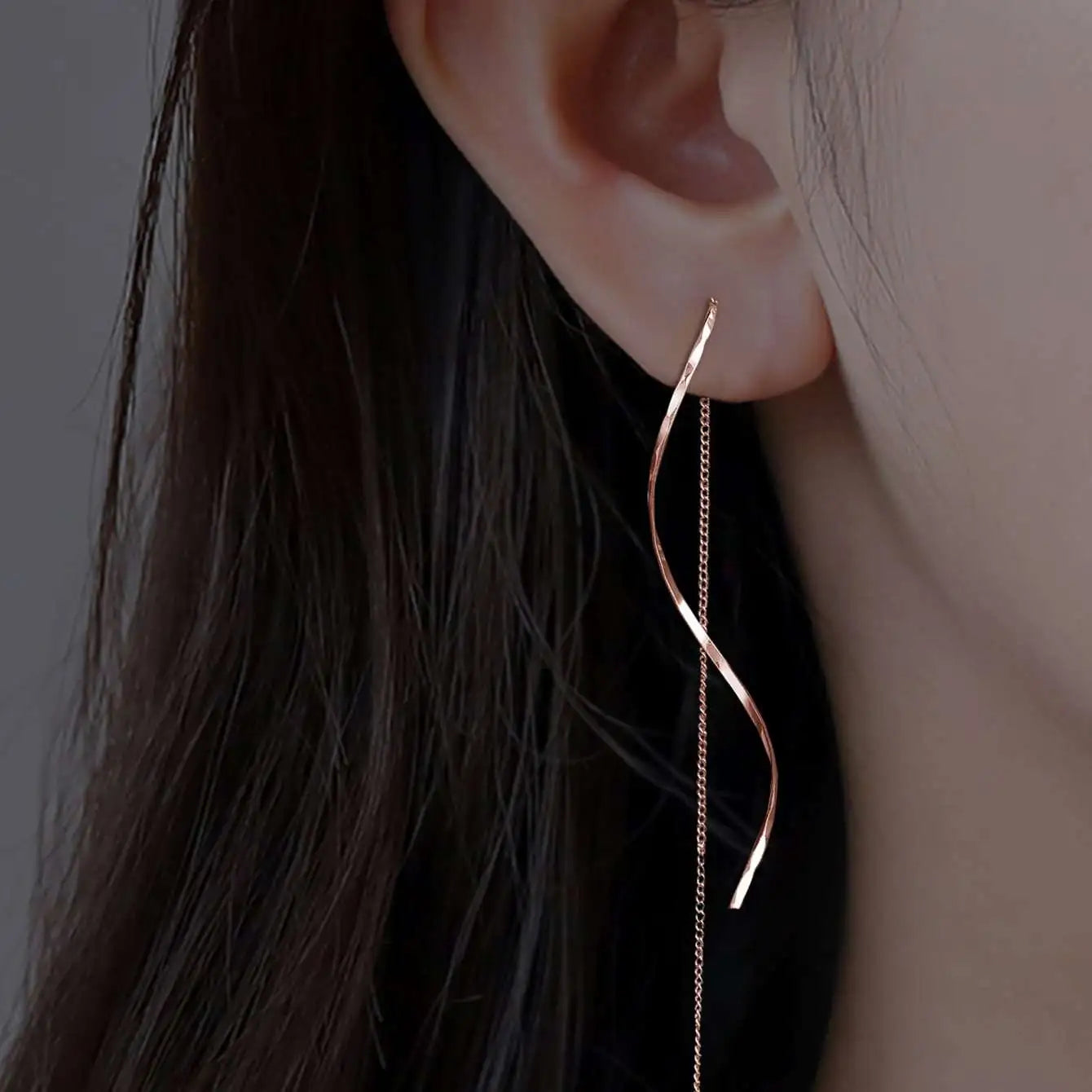 Evonne | Wavy Drop Earrings