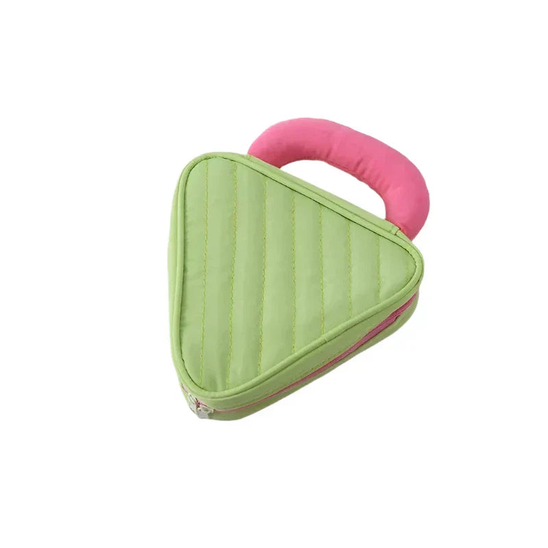 Bailee | Cosmetic bag with color contrast in triangular design