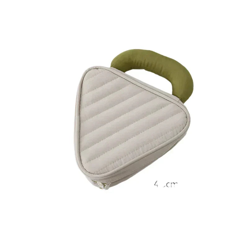 Bailee | Cosmetic bag with color contrast in triangular design