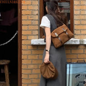 Linda | Retro  Functional Shoulder Bag for Everyday Adventures