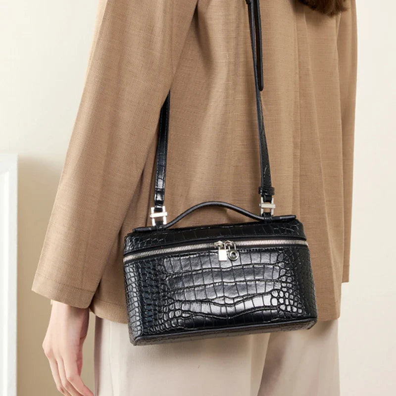 Cora | Elegant Compact Handbag with Versatile Design